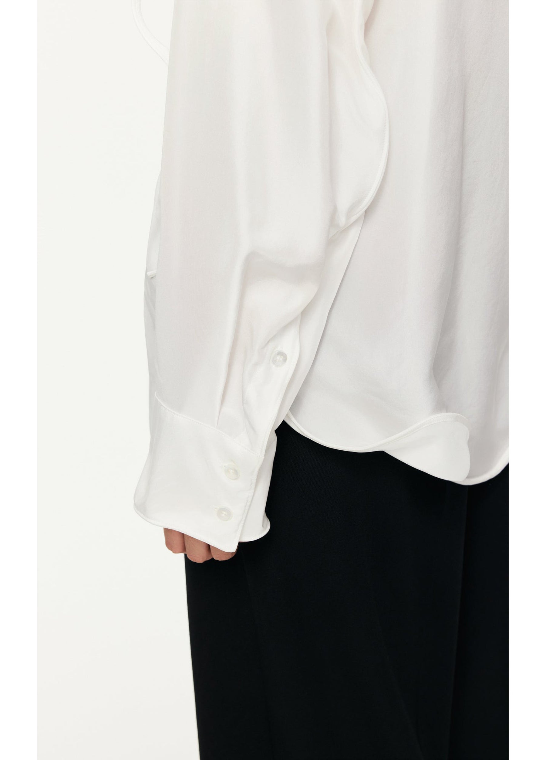 JNBY Loose Fitting Long-sleeved Silk Shirt