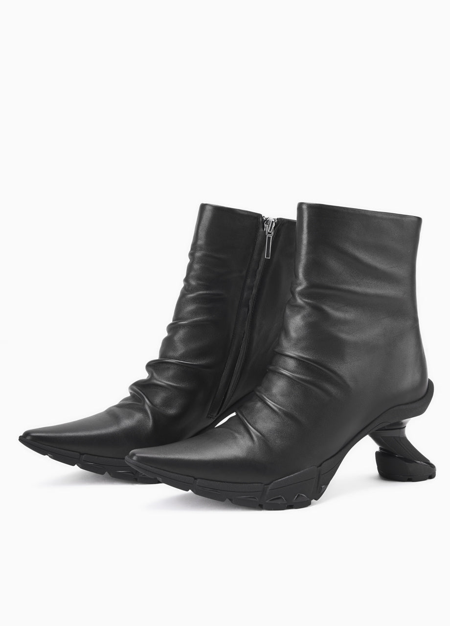 JNBY Pointed Design Ankle Boots