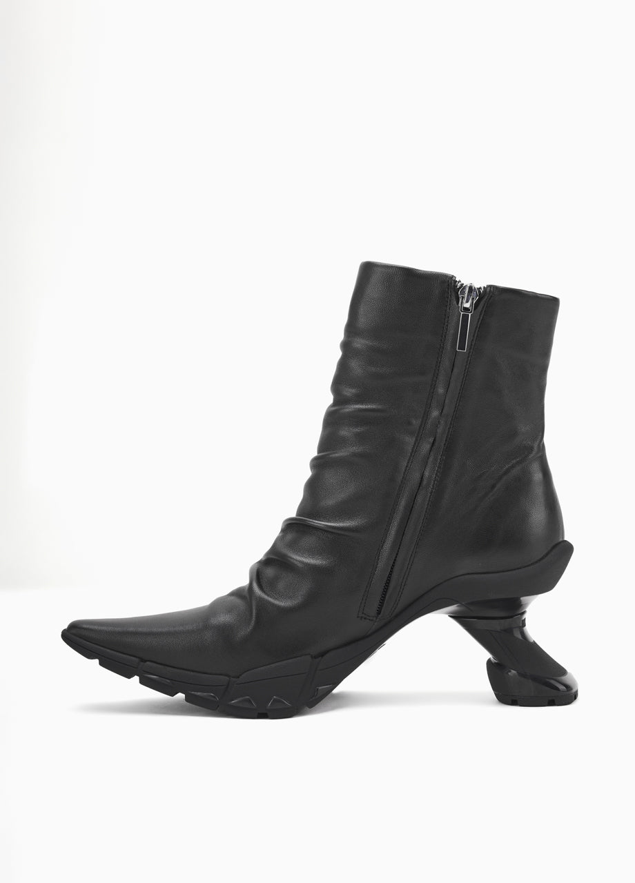 JNBY Pointed Design Ankle Boots